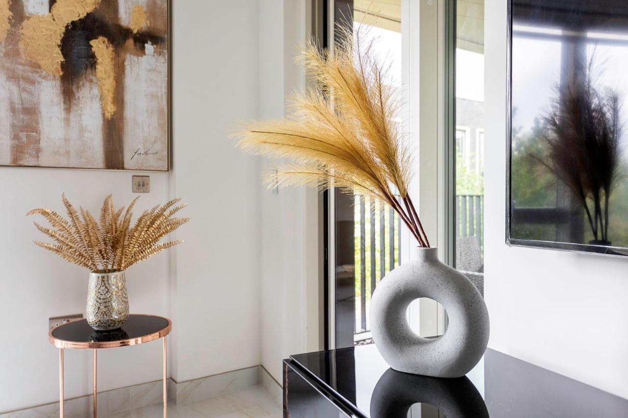 White Marble Tranquility, Park Side Life Apartamento *