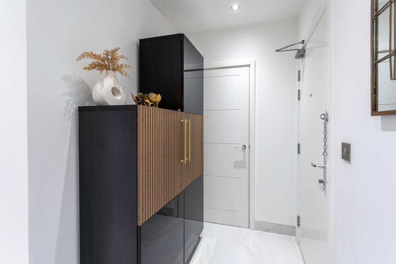 White Marble Tranquility, Park Side Life Apartamento *